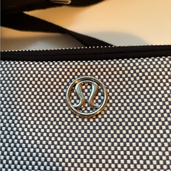 Lululemon Canvas Crossbody Camera Bag - Picture 4 of 4
